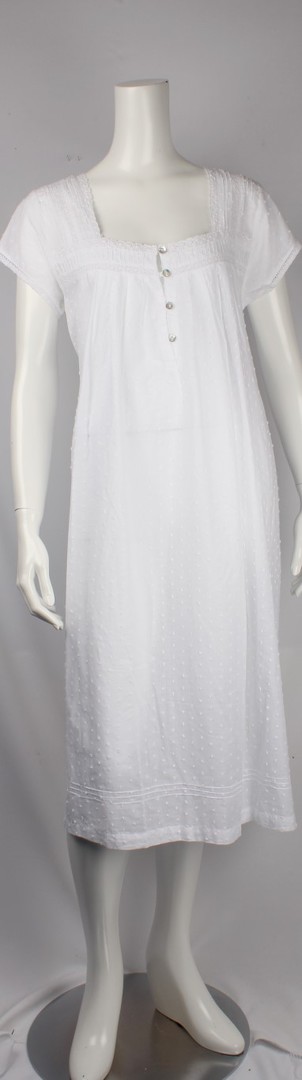 Cotton cap sleeve  nightie. pleated yoke and sleeve with embroidered floral and lace trim swiss dot  Style: AL/ND-242WHT image 0